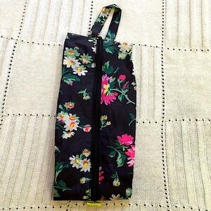 Baggu x Laura Ashley Black Floral Medium 3D Zip pouch bag case purse